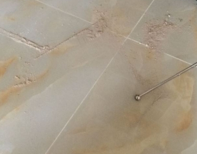 龙胜瓷砖空鼓维修公司分享粘合剂选择不当在瓷砖铺贴过程中可能导致以下问题